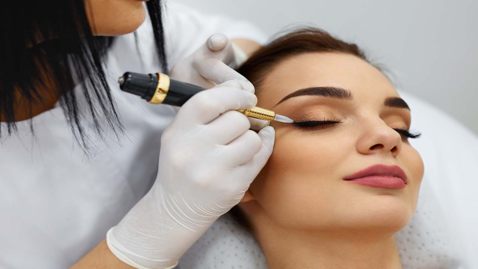 Eyebrows Microblading